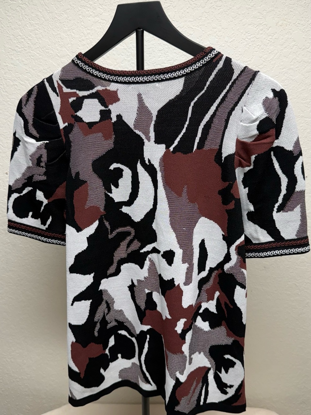 Chico's Black, White & Brown Abstract Knit Short Sleeve Top - Picture 4 of 8
